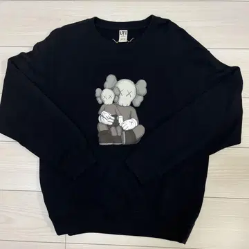 KAWS 프린트 블랙 맨투맨 M