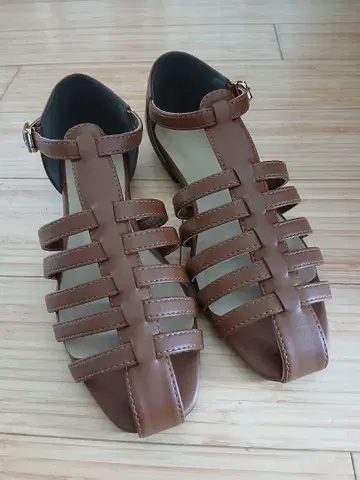 [미사용] Elura 구르카 샌들 S 사이즈 22~22.5cm