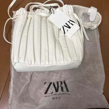 ZARA 복조리 플리츠 백 화이트 미사용 새상품