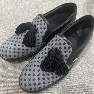 JIMMY CHOO 지미추 별 패턴 태슬 슬립온