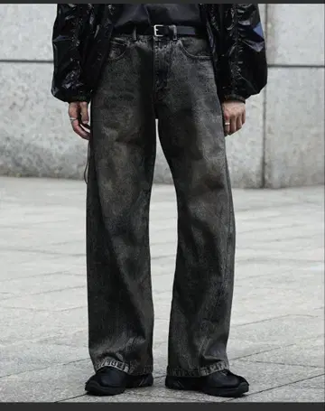 WYM VINTAGE WASHED CURVED DENIM