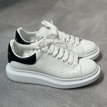 McQUEEN 알렉산더 맥퀸 오버사이즈 스니커즈