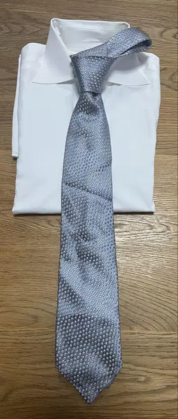 Charvet 실크 도트 패턴 넥타이