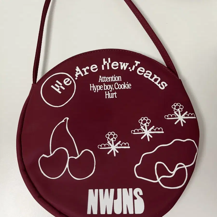 【新品未開封】NewJeans 限定盤 Bag ver. 赤 NEW JEANS | 뉴진스 NewJeans Bag Album Burgundy Attention