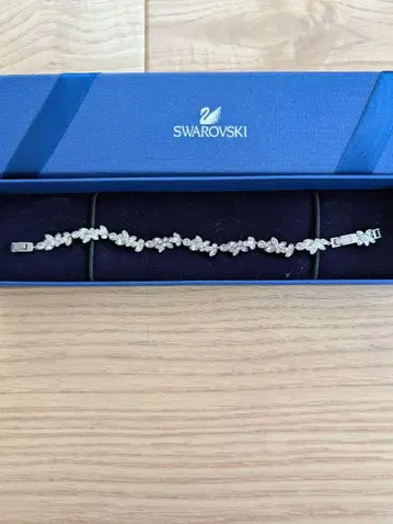 Swarovski 리프 모티브 팔찌