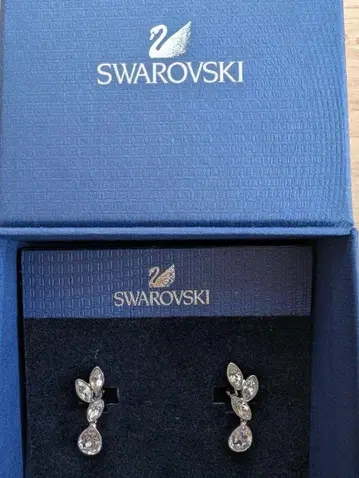 Swarovski 크리스탈 귀걸이