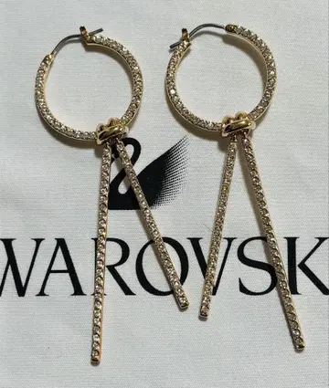 SWAROVSKI LIFELONG 귀걸이 로즈 골드 컬러