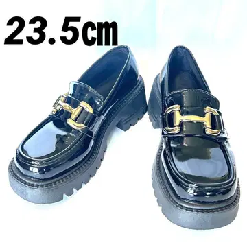 컨디션 최상 에나멜 통굽 비트 로퍼 블랙 금장 장식 23.5cm