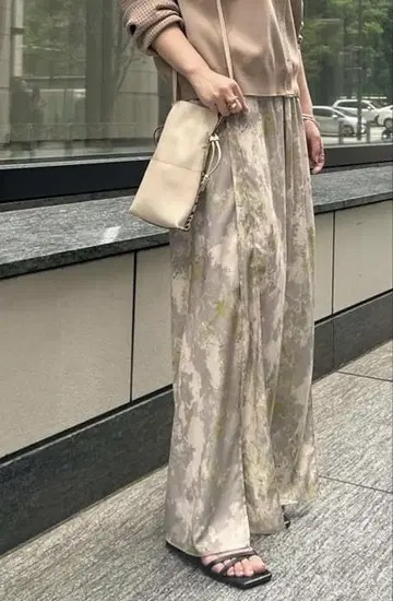 제나에스파스메르베이유 마블 패턴 릴랙스 팬츠