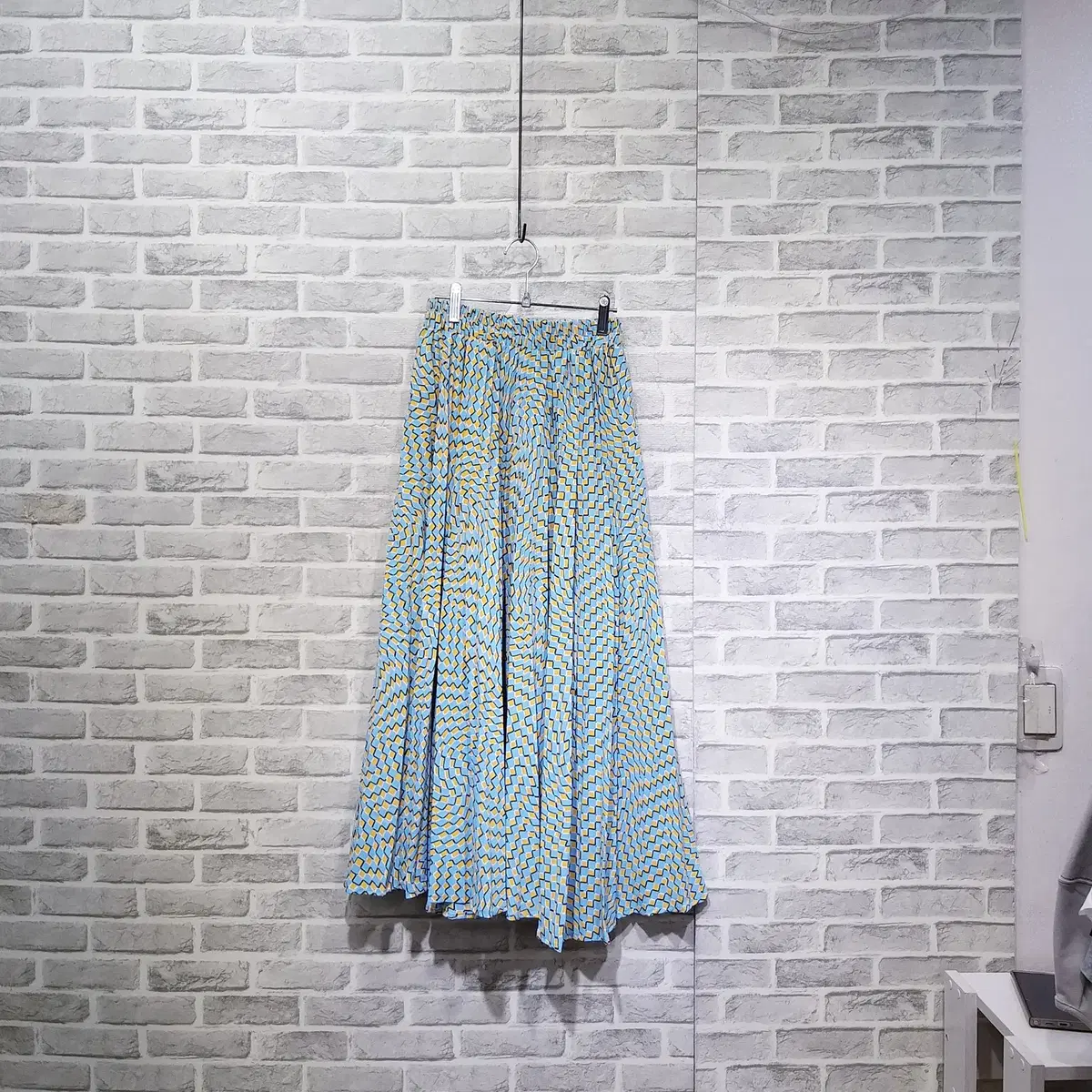 【2000archives】24SS BELTED CARGO SKIRT New) 2000Archives Belted Cargo Skirt Black on Bunjang Global
