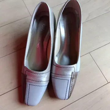 ON AIR TIMES 화이트 실버 하이힐 23cm EEE