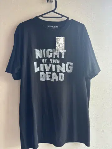 나이트 오브 더 리빙 데드 T셔츠 블랙