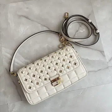 MICHAEL KORS 화이트 숄더백