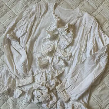 잉게보그 화이트 프릴 화이트 셔츠