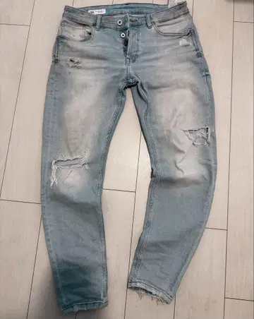 ZARA 라이트 블루 데미지 스키니 데님