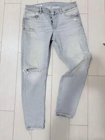 ZARA 라이트 블루 데미지 스키니 데님