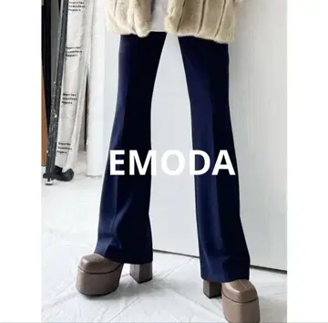 EMODA 에모다 하이웨스트 플레어 팬츠 네이비  플레어 팬츠