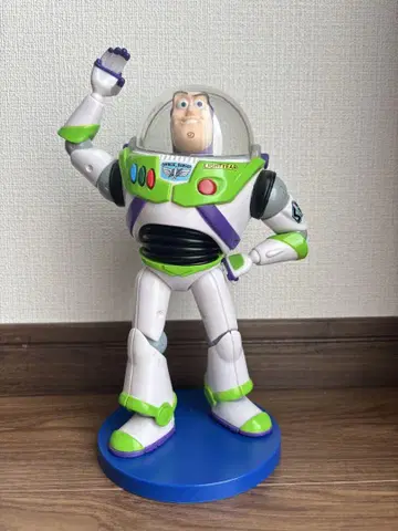 버즈 라이트이어 액션 피규어