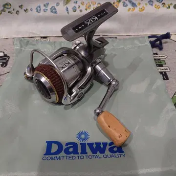 Daiwa KIX 2000 스피닝 릴