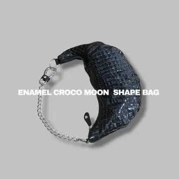 ENAMEL CROCO MOON SHAPE BAG 2975 백 초승달