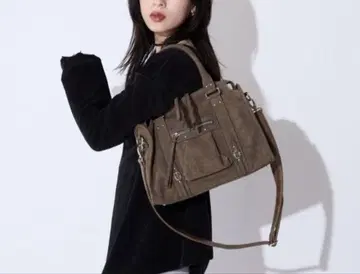 앤티크 인조 가죽 보스턴 지나시스 미사용 새상품 이번 시즌 신상