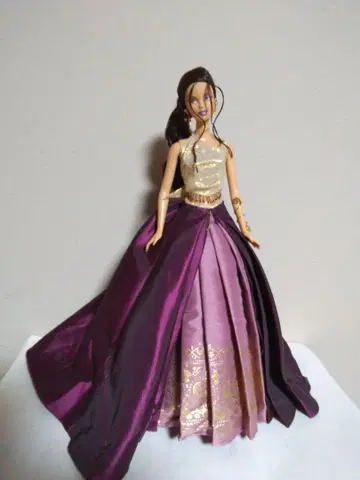바비 한정품 Katiana Jimenez 이국적인 바비입니다.