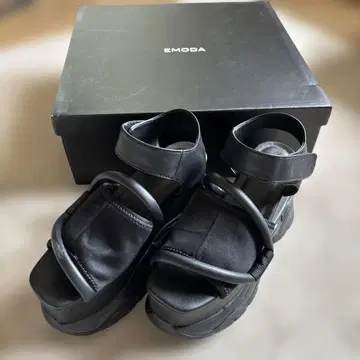 EMODA 블랙 통굽 샌들 S 사이즈