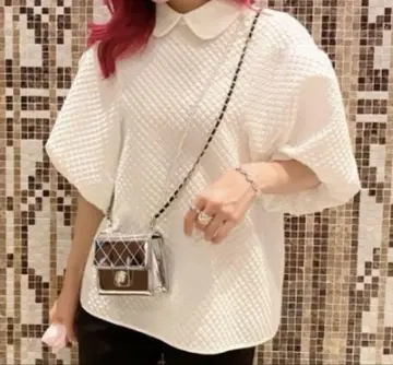 chiyanpi 카라 부착 엠보싱 퍼프 슬리브 상의