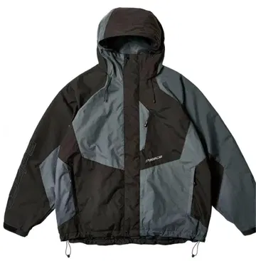 PALACE MORE POWDER JACKET CARBON BLACK