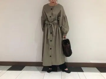 mystic 허리 아일렛 셔링 가운