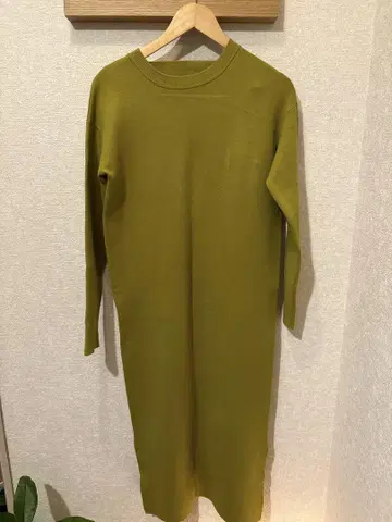 UN3D. / 언쓰리디 20SS 백 밴드 니트 원피스