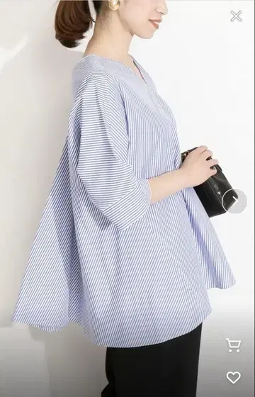 새상품급 베르메유 파 이에나 스트라이프 플레어 블라우스 블루 플레어