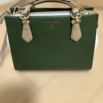 MICHAEL KORS 그린/화이트 핸드백