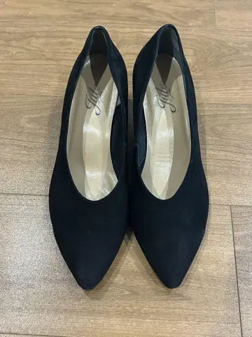 [ Jule ] 블랙 스웨이드 스틸레토 펌프스 24.5cm