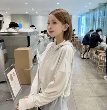 시이쨩 프로듀스 완전 차광 후드티