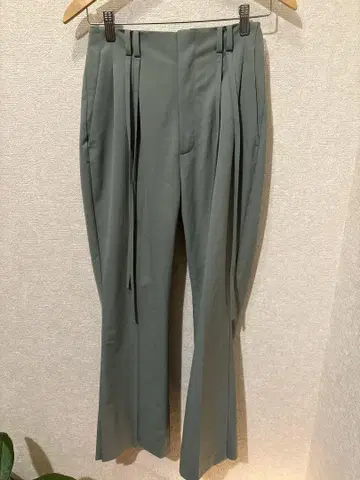 MURRAL / ambiguous slacks (green)