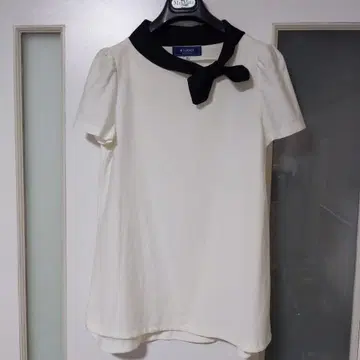M'S GRACY 아이보리 반팔 티셔츠