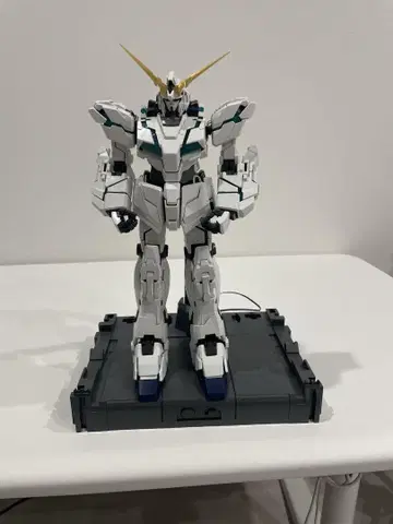PG 1/60 RX-0 유니콘 건담 (최종 결전 Ver.) 조립 완료