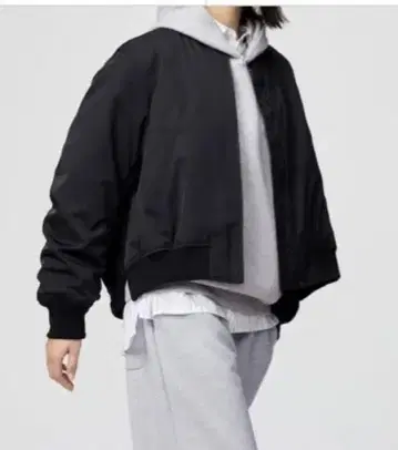 UNIQLO 블랙 봄버 자켓 M 사이즈