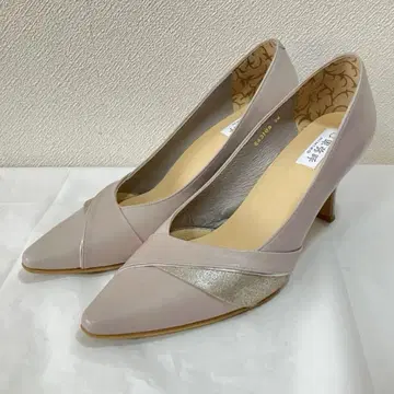 거의 미사용 히미코 절개 디자인 스틸레토 펌프스 24cm