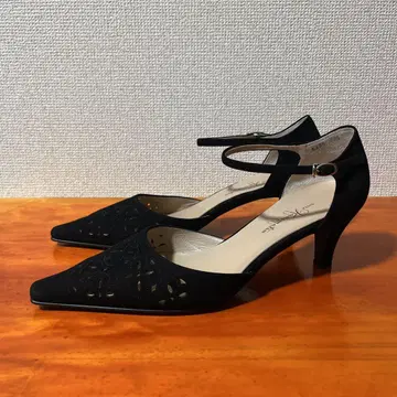 새상품급 긴자 카네마츠 23.5cm 블랙 펌프스
