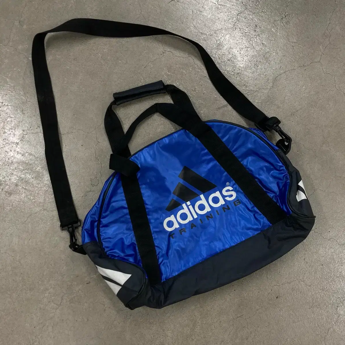 ADIDAS | 아디다스 00s Adidas Enamel Crossbody Bag #아디다스