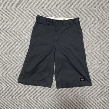 Dickies 그레이 루즈핏 숏팬츠
