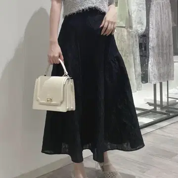 미품 MERCURYDUO 자카드 플레어 스커트 블랙