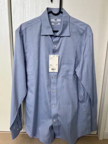 [미사용 새상품] 유니클로 UNIQLO 슈퍼 논아이론 셔츠 블루 슬림
