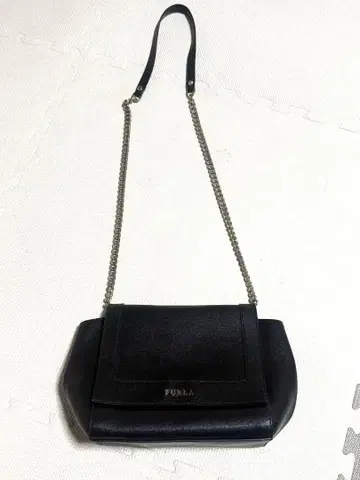 새상품급 FURLA 숄더백 사선 크로스백 사피아노 가죽 블랙