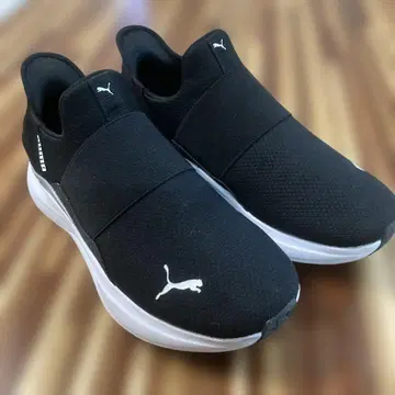 Puma SoftFoam+ 블랙 슬립온 서서 신을 수 있음
