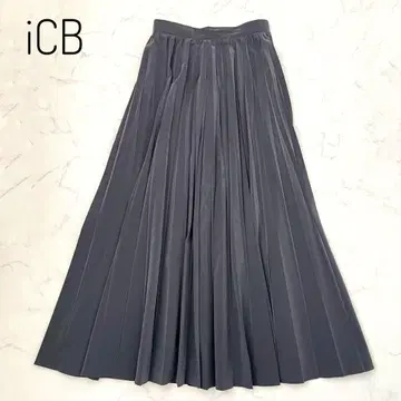새상품급 iCB 24AW 라미네이트 플리츠 스커트 세탁 가능 차콜