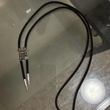 블랙 루프 타이 실버 장식