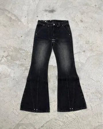 COZY WORLDWIDE / DARK KNIGHT FLARE JEANS